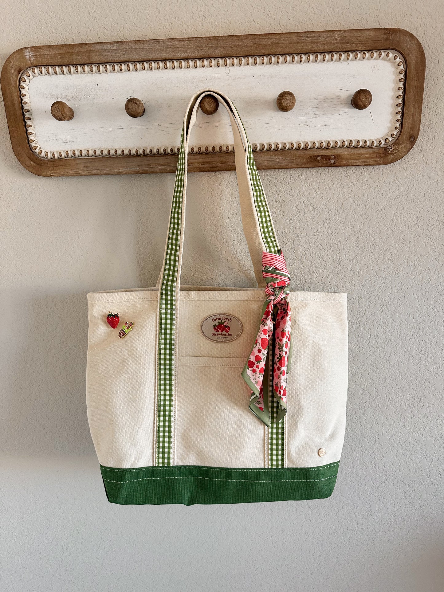 The Darling Canvas Tote Bag- Strawberry Fields
