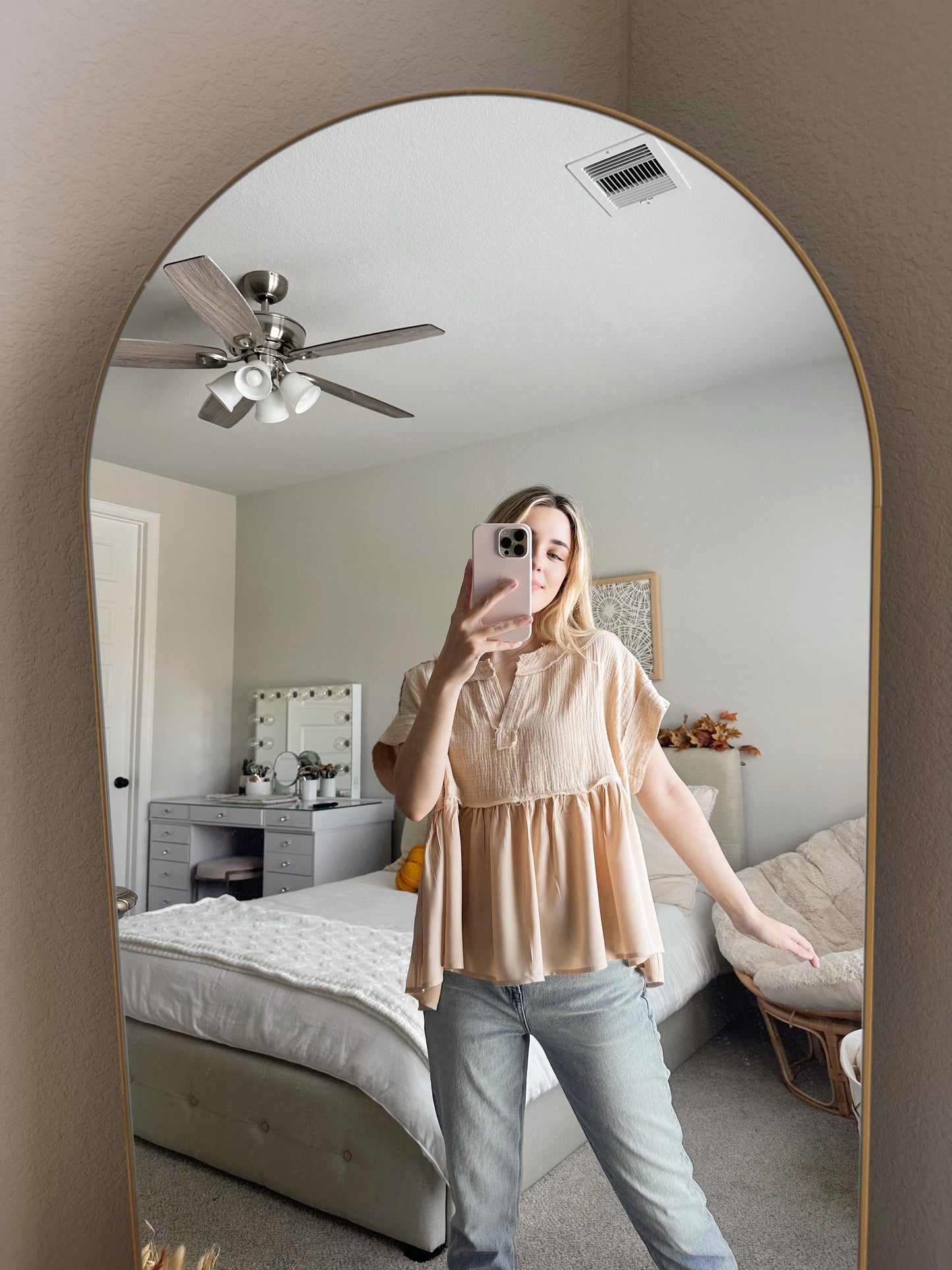 RUFFLE HEM BLOUSE